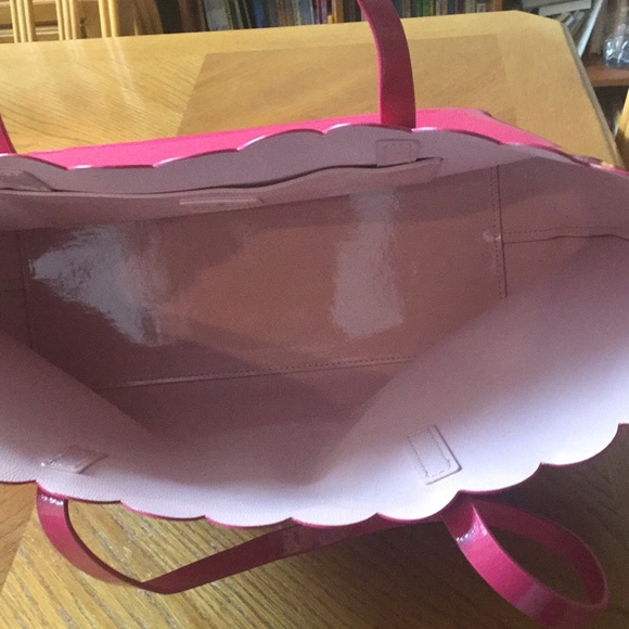 ✅SOLD✅ New Kate spade large tote bag - Picture 3 of 3